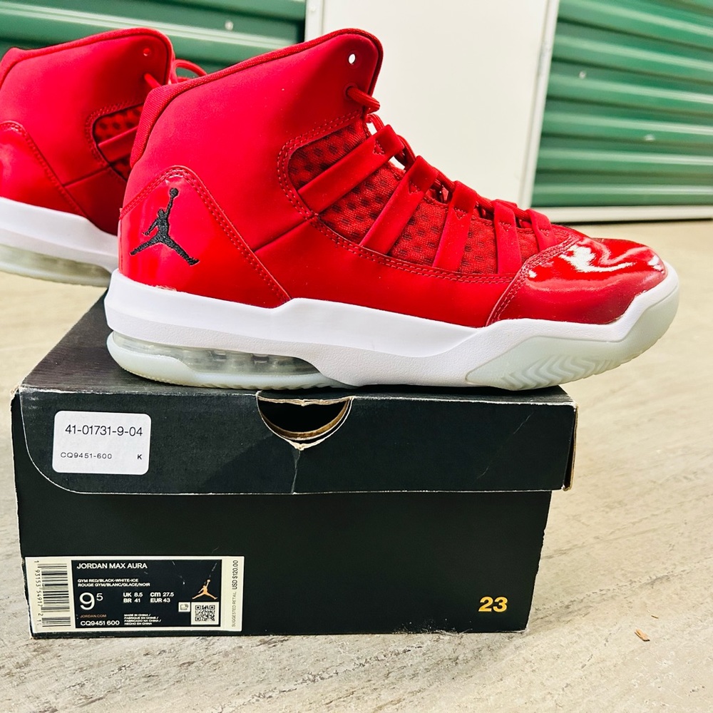 Jordan Max Aura- Red. 9.5